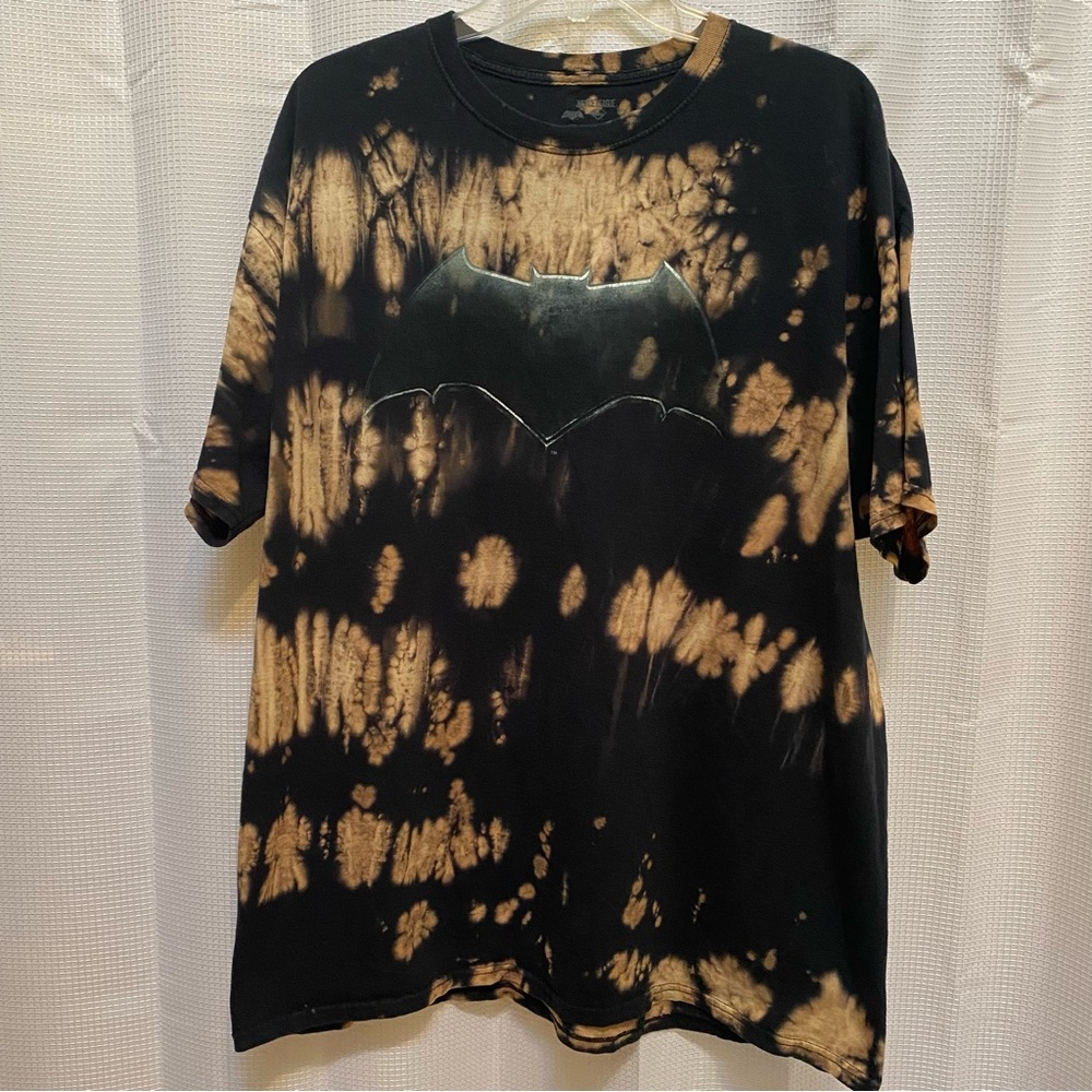 Men’s JUSTICE LEAGUE tie-dye Batman T-shirt